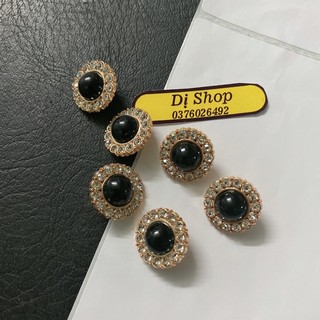 NÚT CƯỜM VIỀN ĐÁ ( kim loại) size 1.5cm