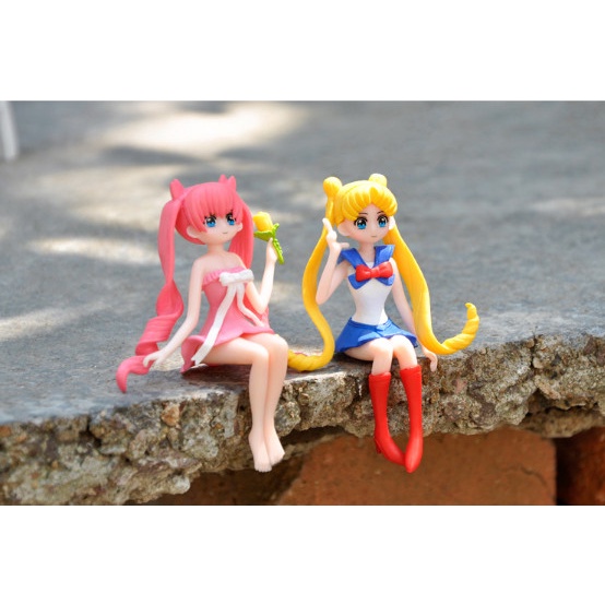 Tiểu cảnh terrarium bé gái ngồi ghế trang trí tiểu cảnh mô hình