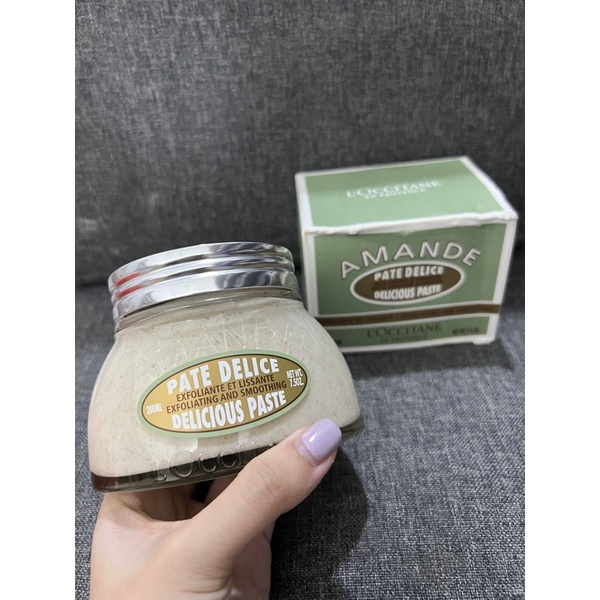 Kem tẩy tế bào chết L'Occitane Almond Delicious Paste Exfoliating & Smoothing 200ml