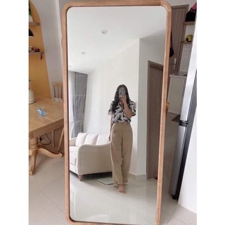 Gương soi toàn thân khung gỗ bo góc có chân dựng decor