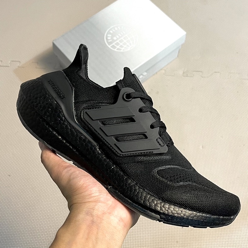 Giày thể thao Ultra Boost 8.0 Full đen bản boost nén