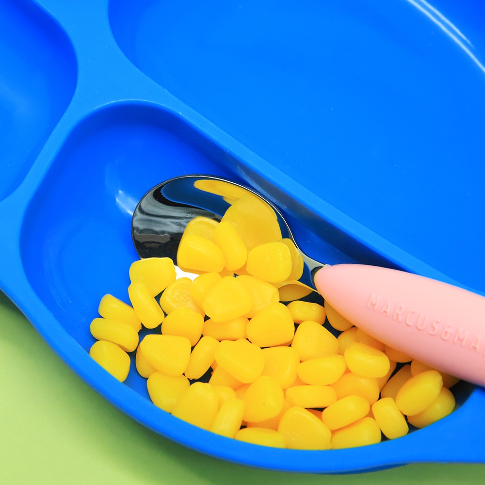 Đĩa ăn dặm silicon chia ngăn có đế hút chân không chống đổ Yummy Marcus & Marcus, cho bé từ 18 tháng - Lucas