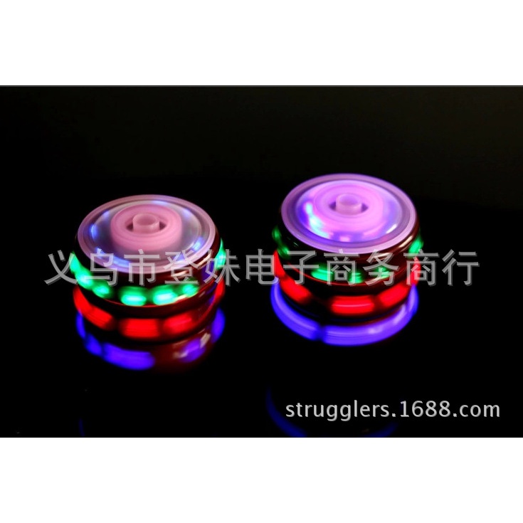 Con Quay UFO Có Đèn LED Cho Bé