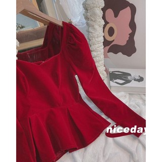 Áo nhung đỏ cổ u dáng xòe
