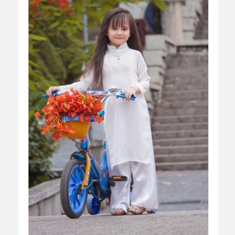 Áo dài trẻ em cho bé mặc tết màu trắng vải lụa Satin 7-35kg