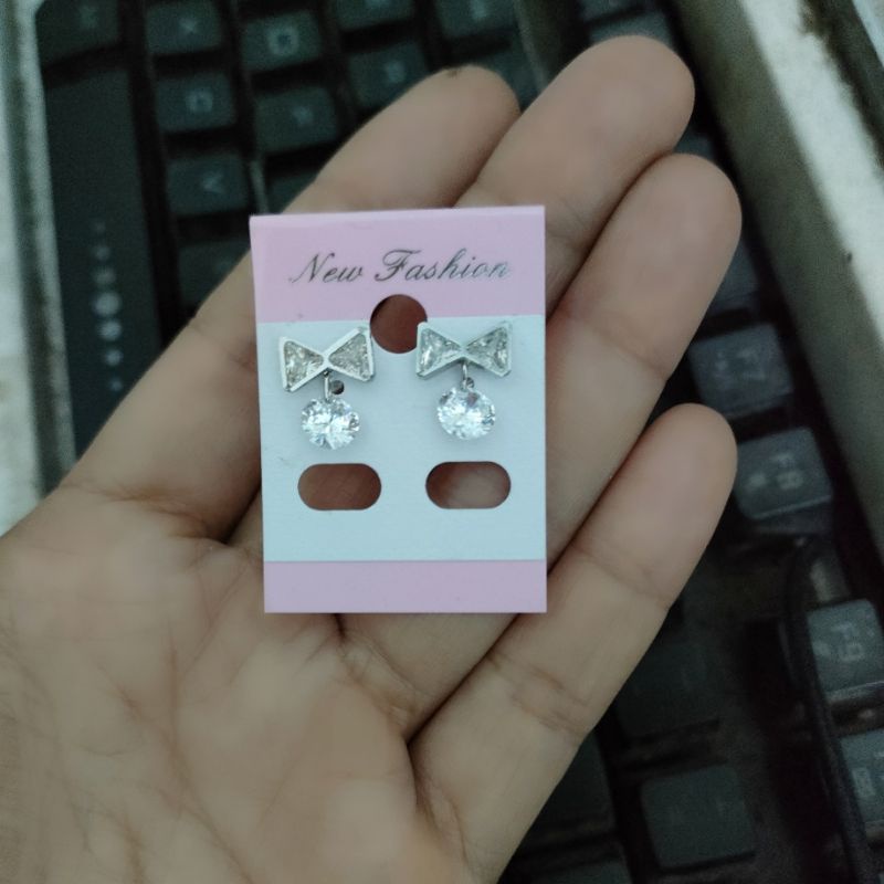 BÔNG TAI NỮ INOX CÁI NƠ RỚT XOÀN ĐẸP KHÔNG ĐEN