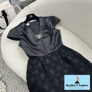 Đầm tafta đen  đính nơ đá dáng xoè