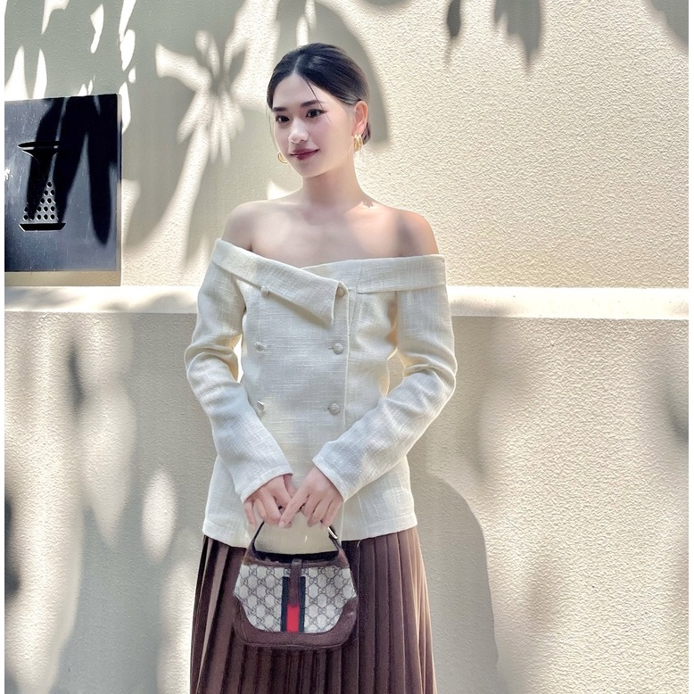 Áo trễ vai thiết kế tay dài đính nút sang trọng - T.JM.22.176