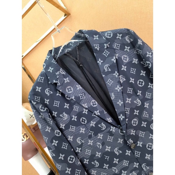 Áo khoác vest nam lịch lãm thời thượng hoạ tiế logo Louis Vuitton LV cao cấp 2022
