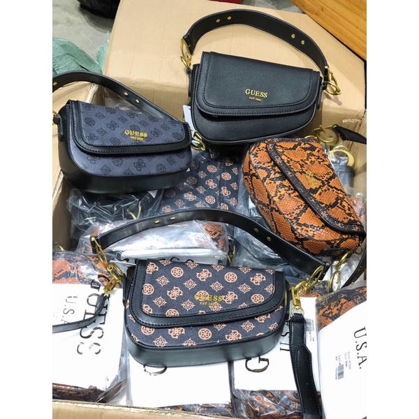 Túi guess dáng yên ngựa