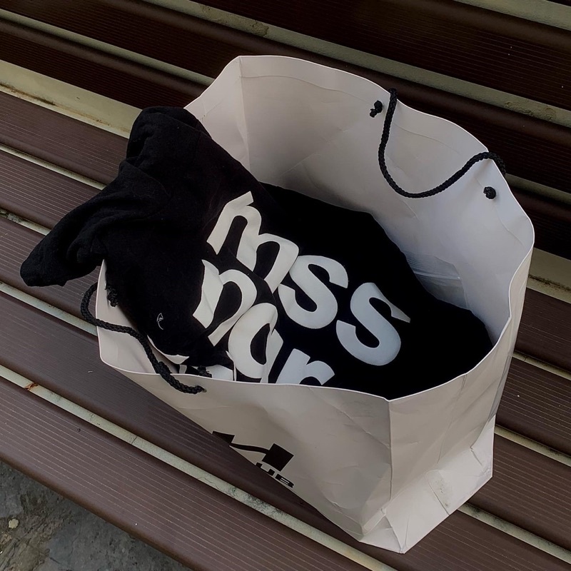 MSSNGR BSIC BLACK BOXY T-SHIRT