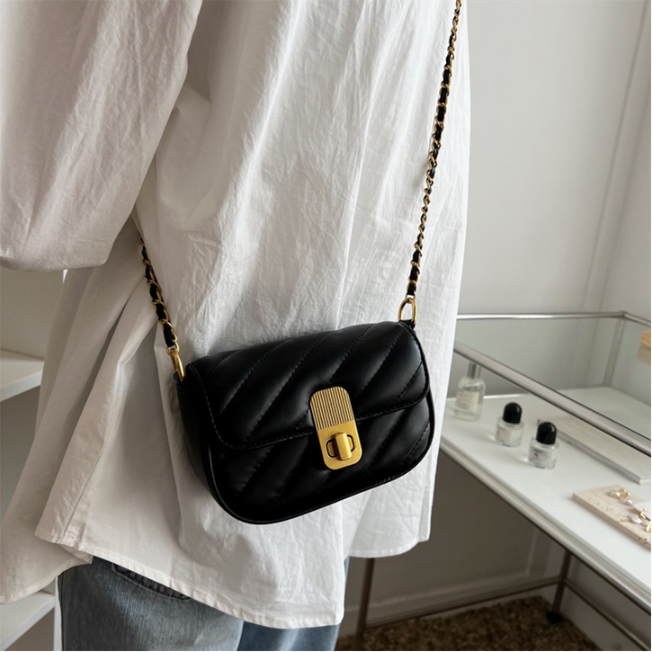 Túi xách nữ đeo chéo khóa xoay mạ đồng vàng siêu sang chất da mềm mịn cao cấp Capucha T226