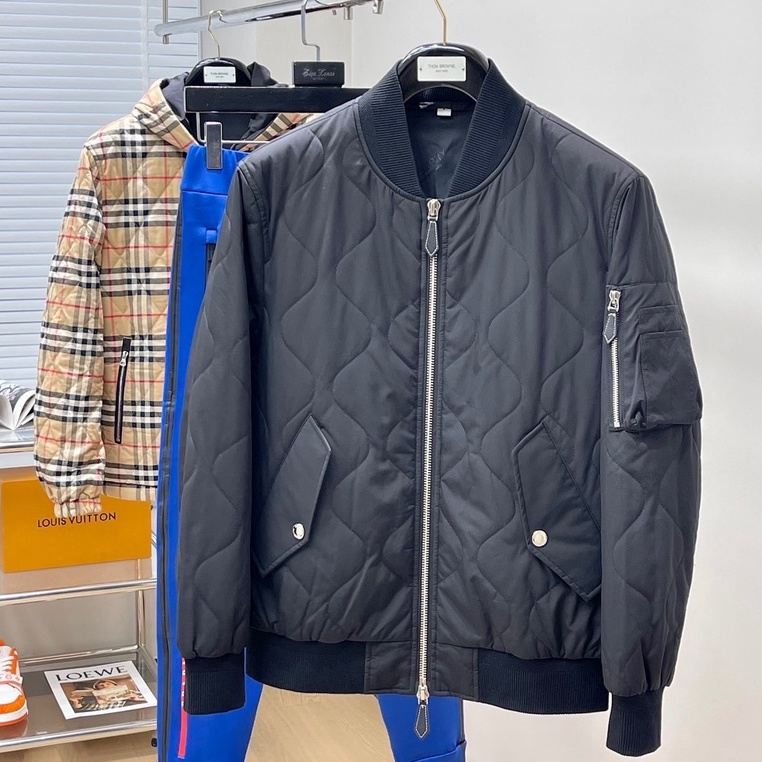 Áo khoác bomber Burberry phao trần bông phối túi Zip LA 1-1 on web