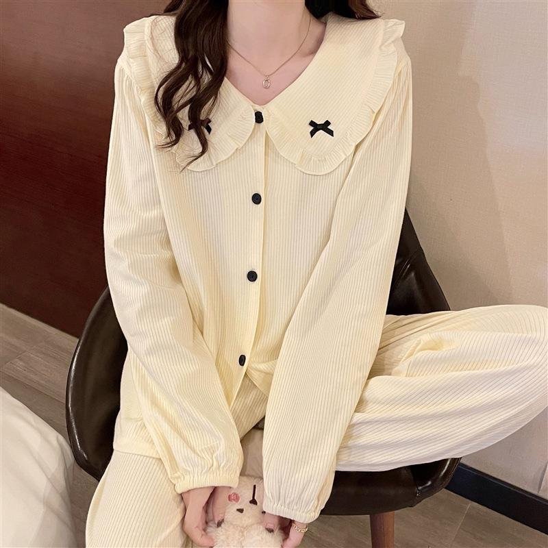 Bộ nữ tiểu thư cổ sen đính nơ đen