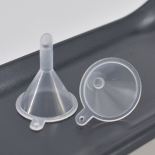 phễu mini trong suốt rót dung dịch mỹ phẩm (1 cái)