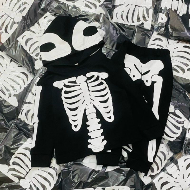 BỘ NỈ ĐEN CÓ MŨ HỌA TIẾT HÌNH XƯƠNG TRẮNG CHO BÉ