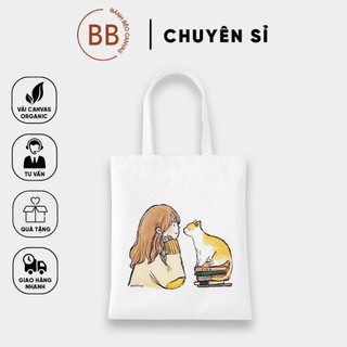 Túi tote chú cat 'mèo" bên cô gái
