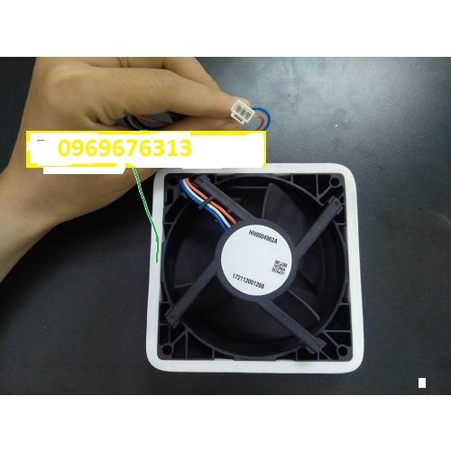 Quạt tủ lạnh hitachi kích thước 9x9cm 3 dây