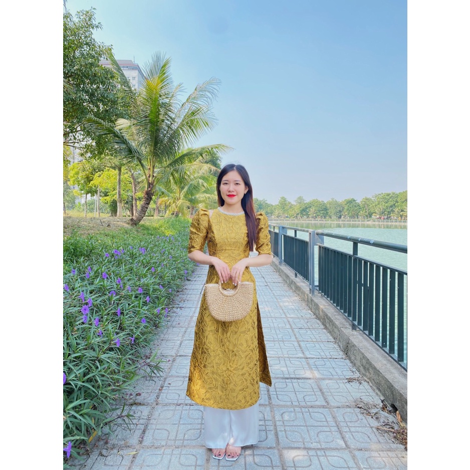 Áo dài gấm hoa nổi màu vàng siêu xinh by Quỳnh Hương