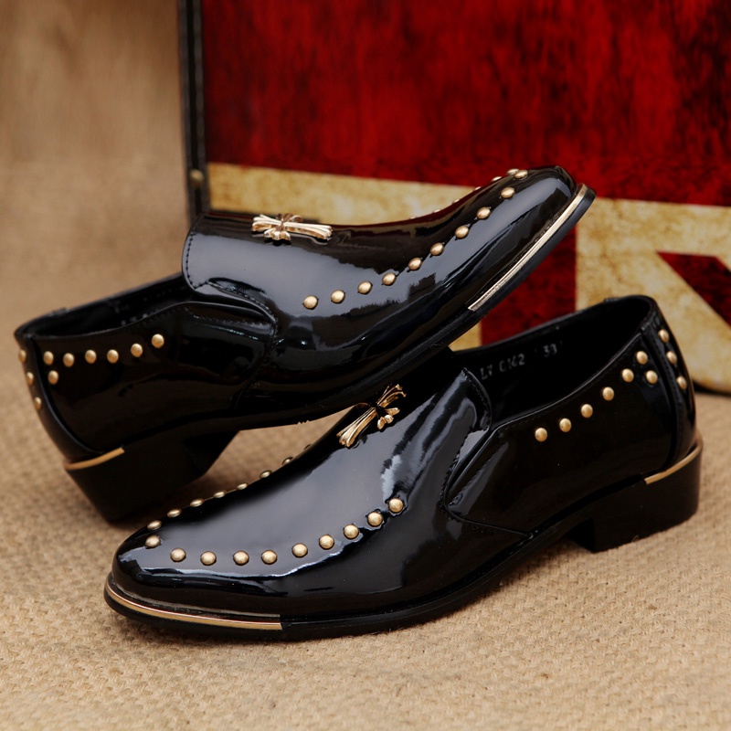 Giày Da Mũi Nhọn Đính Đinh Tán Kim Loại Thời Trang Công Sở Cho Nam