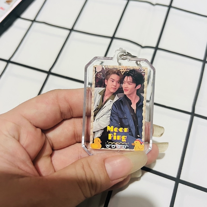 Móc khoá MeenPing trong Ai Long Nhai 2 mặt khác nhau siêu cưng luôn nhaaa