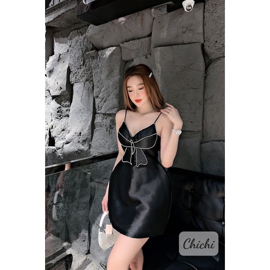 Váy dây chuồn chuồn đá