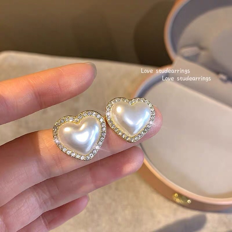 Khuyên tai nữ hình trái tim viền đá cute H51
