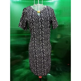 Đầm,lỗi chưa hoàn thiện dây kéo sau lưng,v1,:84,v2:70