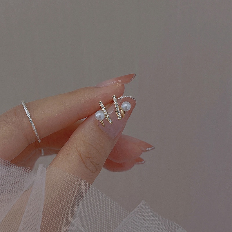 Khuyên Tai Thép Titan Đính Đá Zircon Đơn Giản Sáng Tạo Thời Trang Phong Cách Hàn Quốc Cho Nữ