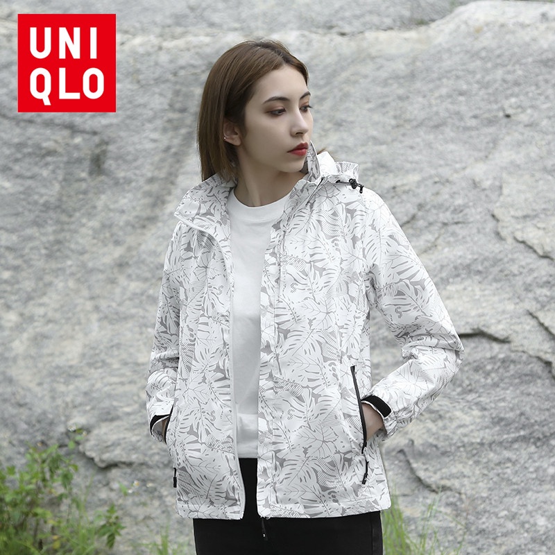 Uniqlo Áo Khoác Gió Có Mũ Trùm Vải Mỏng Co Giãn Chống Thấm Nước Họa Tiết Rằn Ri Thời Trang Thu Đông Cho Cặp Đôi