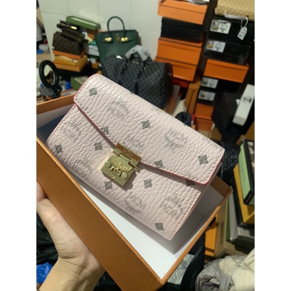 Mĩm mĩm túi xáchh