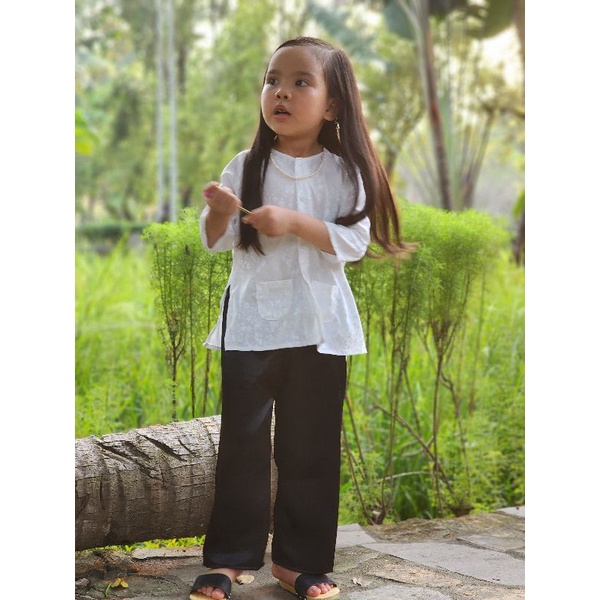 Bà ba gấm cho bé gái