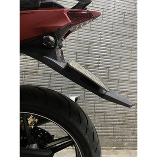 Dè chắn bùn sau gắn exciter150 kiểu FZ và sonic
