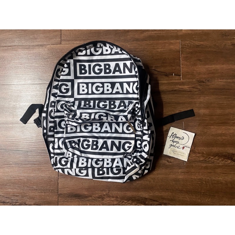 Bigbang offical goods Balô Size lớn như hình.