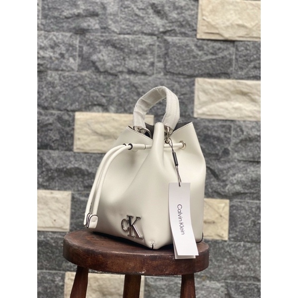 Túi Calvin bucket