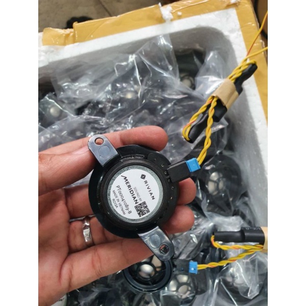 1 cặp loa chép trắng từ neo mũi nhôm cực hay. Giá 2 cái