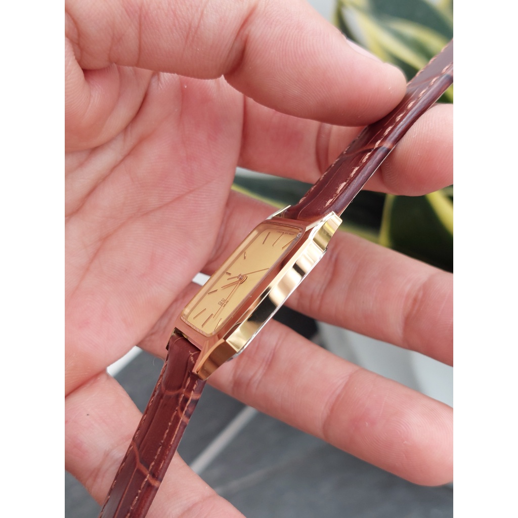 Đồng hồ nam Seiko mặt tank vàng chạy pin hàng Si