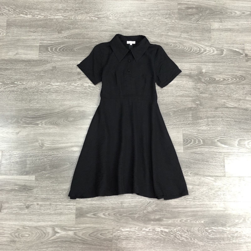 Đầm WAREH@USE cổ polo