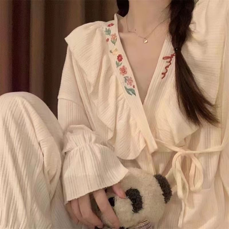 Bộ Đồ Ngủ Tay Dài Cổ Chữ V Phối Bèo Ngọt Ngào Thời Trang Xuân Thu Cho Nữ