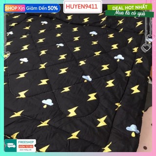 Bộ drap nền đen tia sét cá tính+ 2 vỏ gối 1.6x2m+1 vỏ gối ôm
