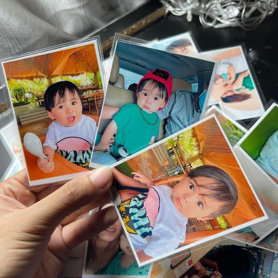 In Ảnh ép plastic in hình theo yêu cầu chất liệu bao bền không phai màu
