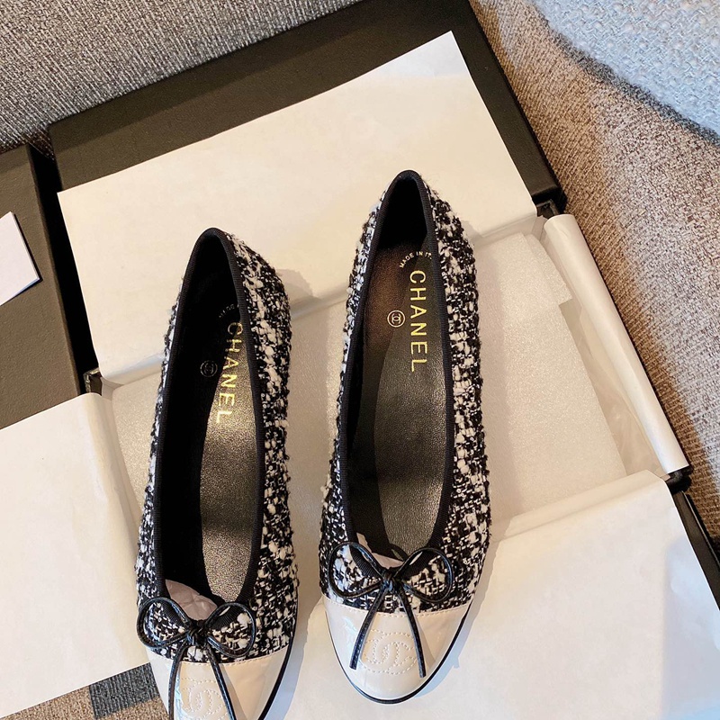 Giày Búp Bê Mũi Vuông 1.5cm Màu Sắc Tương Phản Nhẹ Nhàng Thoải Mái Chống Mài Mòn Thích Hợp Cho Nàng Tiên