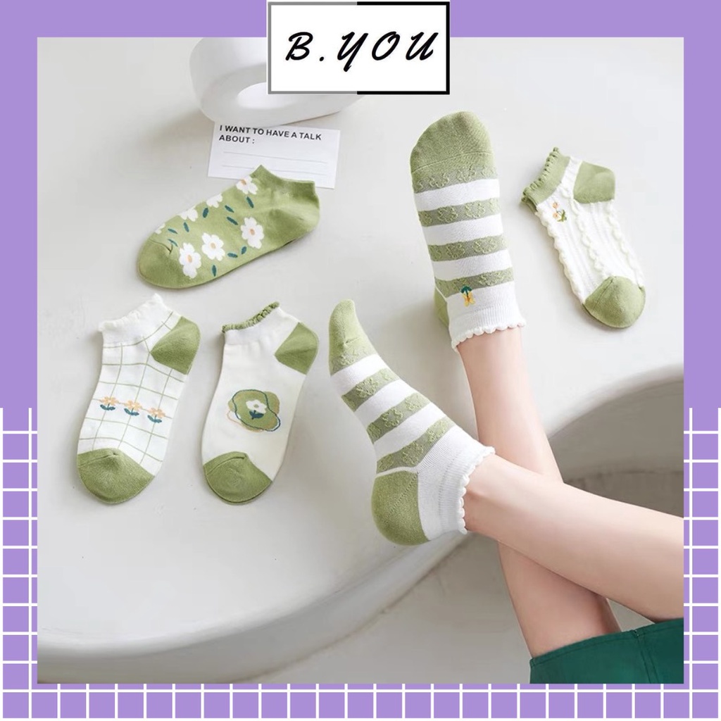 Tất nữ cổ ngắn họa tiết hình hoa màu xanh lá xinh xắn