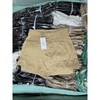 chân váy khoét vạt hot trend
