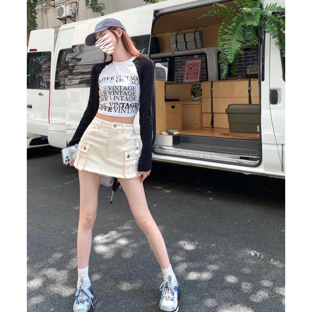 SET CROPTOP PULL IN CHỮ TAY DÀI PHỐI CHÂN VÁY KAKI