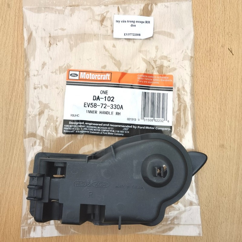 Tay cửa trong ford escape