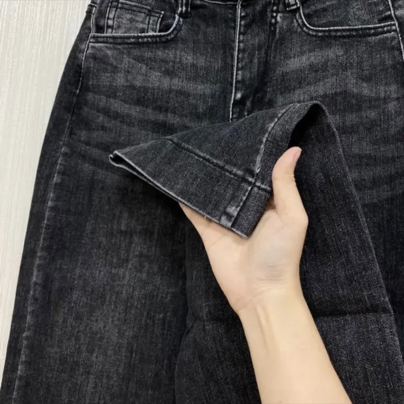 Q03: Jean xám muối tiêu