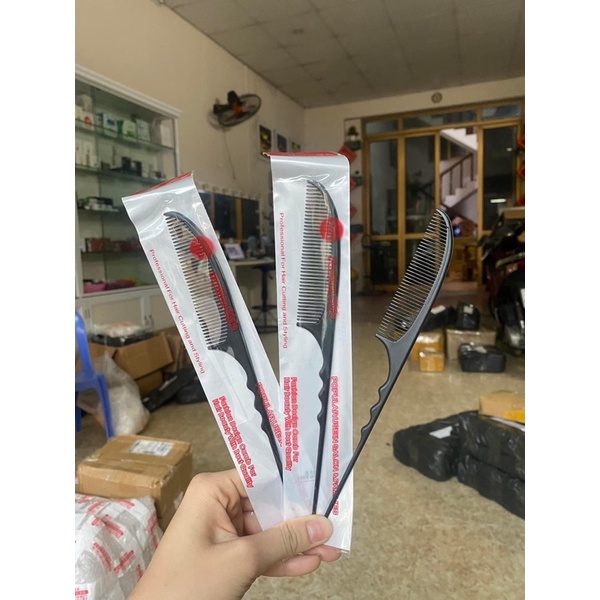 Lược cá mập vòng cung
