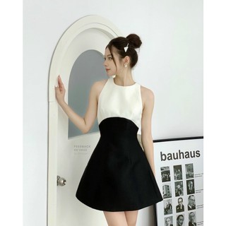 M071-Đầm đen trắng nơ sau lưng
