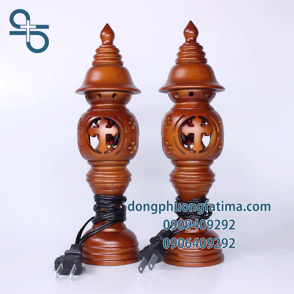2 Cây Đèn Gỗ Chóp Nhọn